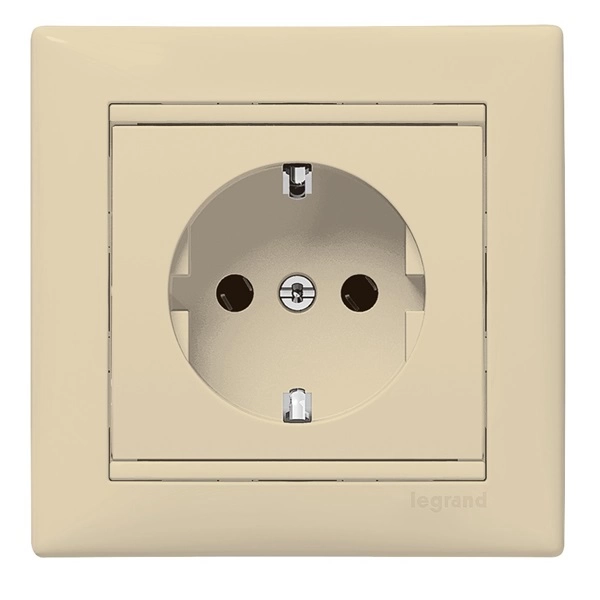 Legrand 774320 Valena elefántcsont 2P+F csatlakozóaljzat